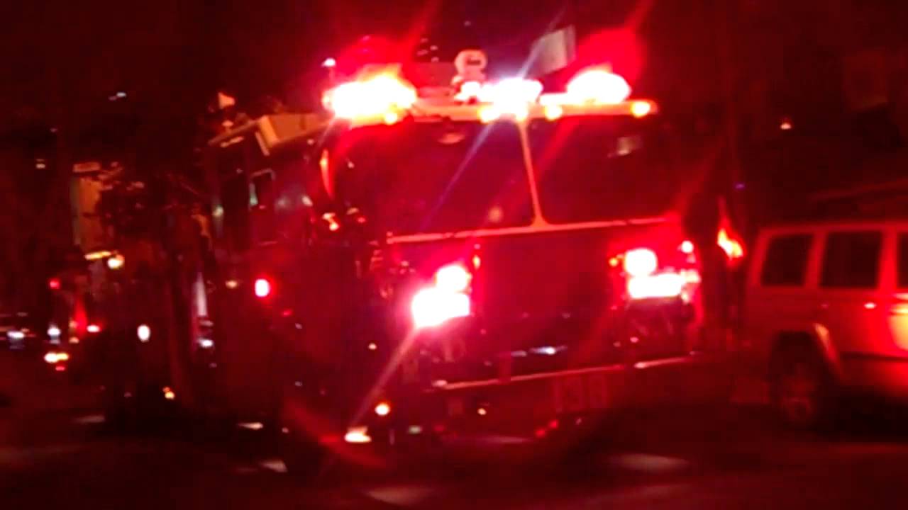 FDNY tower ladder 138 taking up after a strong gas odor - YouTube