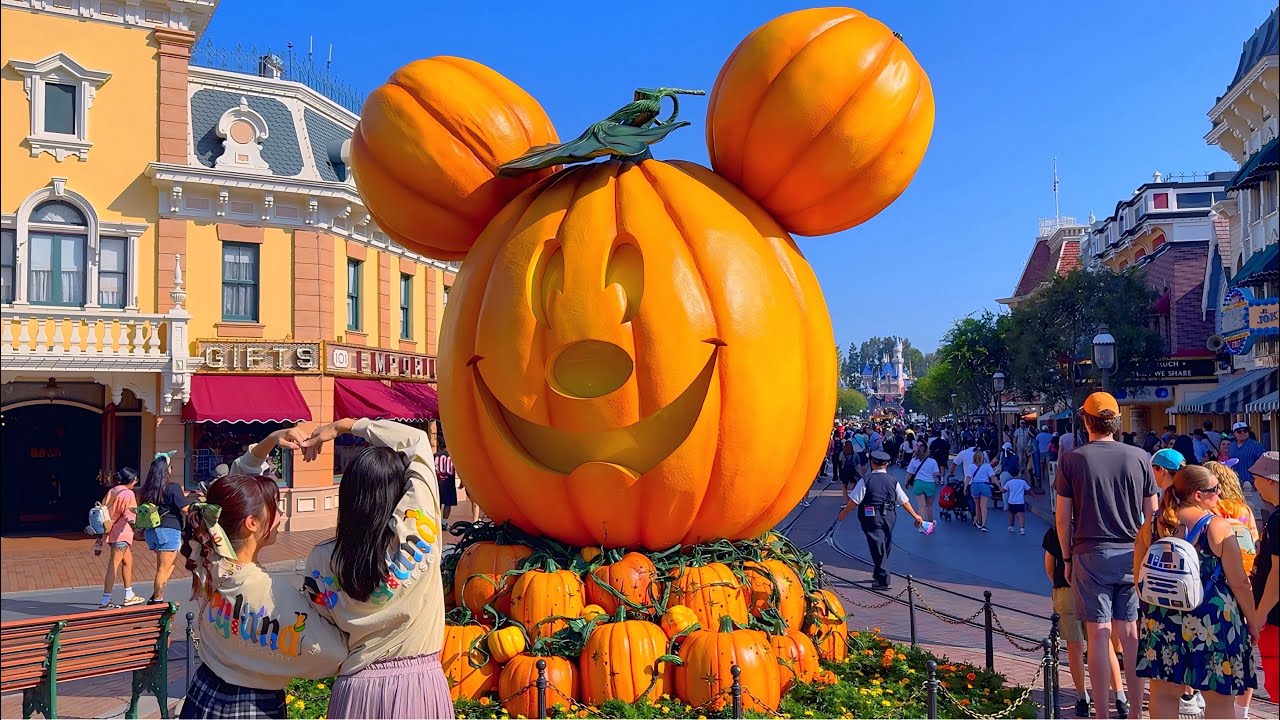 (NEW 2025) Halloween Mickey Pumpkin & Decor Has Arrived To Disneyland! Park Updates & Tour