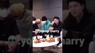 YOONGI MARRY ME BTS VLIVE ITS ALWAYS YOONGI LOL #bts #yoongi