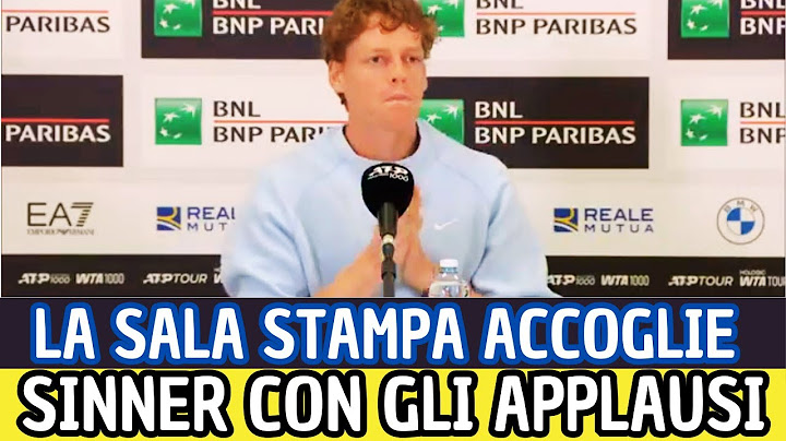 CONFERENZA STAMPA DI SINNER . JANNIK ACCOLTO DALLA SALA STAMPA TRA GLI APPLAUSI .