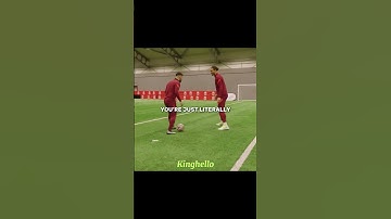 Van Dijk Defends By Looking At His Opponent 🤫🔥#shorts #football #soccer