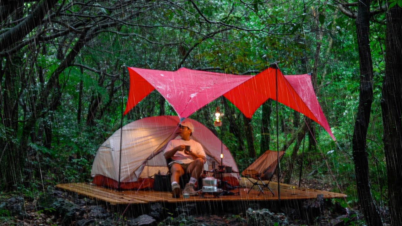 비 내리는 날, 오래된 숲속에서 시원한 빗소리 들으며 우중캠핑 | 솔로캠핑 | 10xp | 빗소리 ASMR | 캠핑브이로그