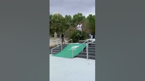Aurelien Giraud Frontside Flip