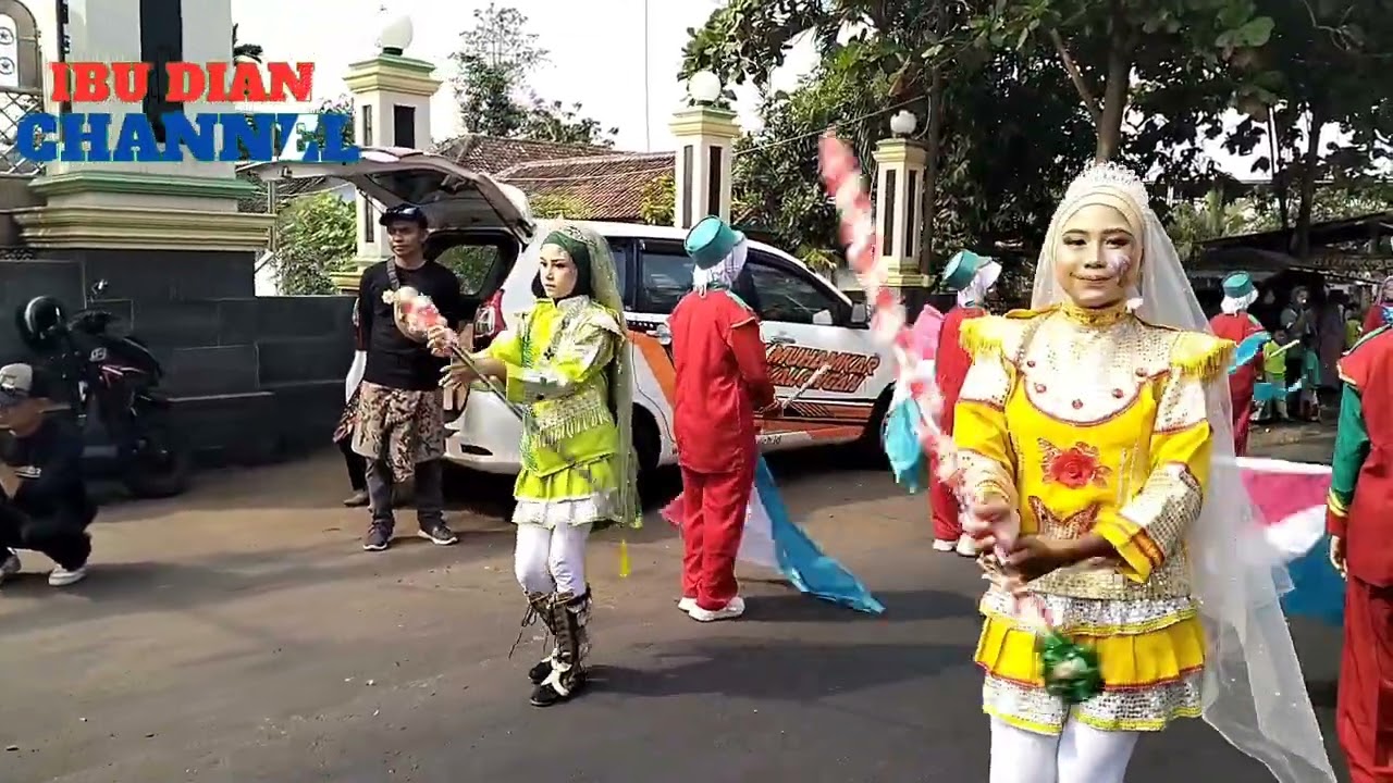 Drumband Mts Ma'arif mengikuti karnafal se kecamatan Karanganyar