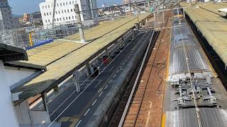 JR四国✨予讃線　連絡通路上から8600系特急列車発車シーンを撮ってみた　松山駅にて