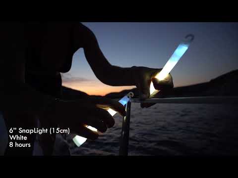 Vessel marking while at anchor with white Cyalume lightsticks