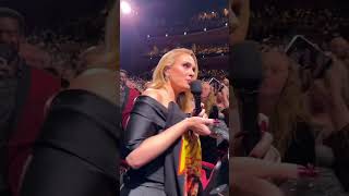 Adele chats to a fan in the audience | Las Vegas (May 24, 2024)