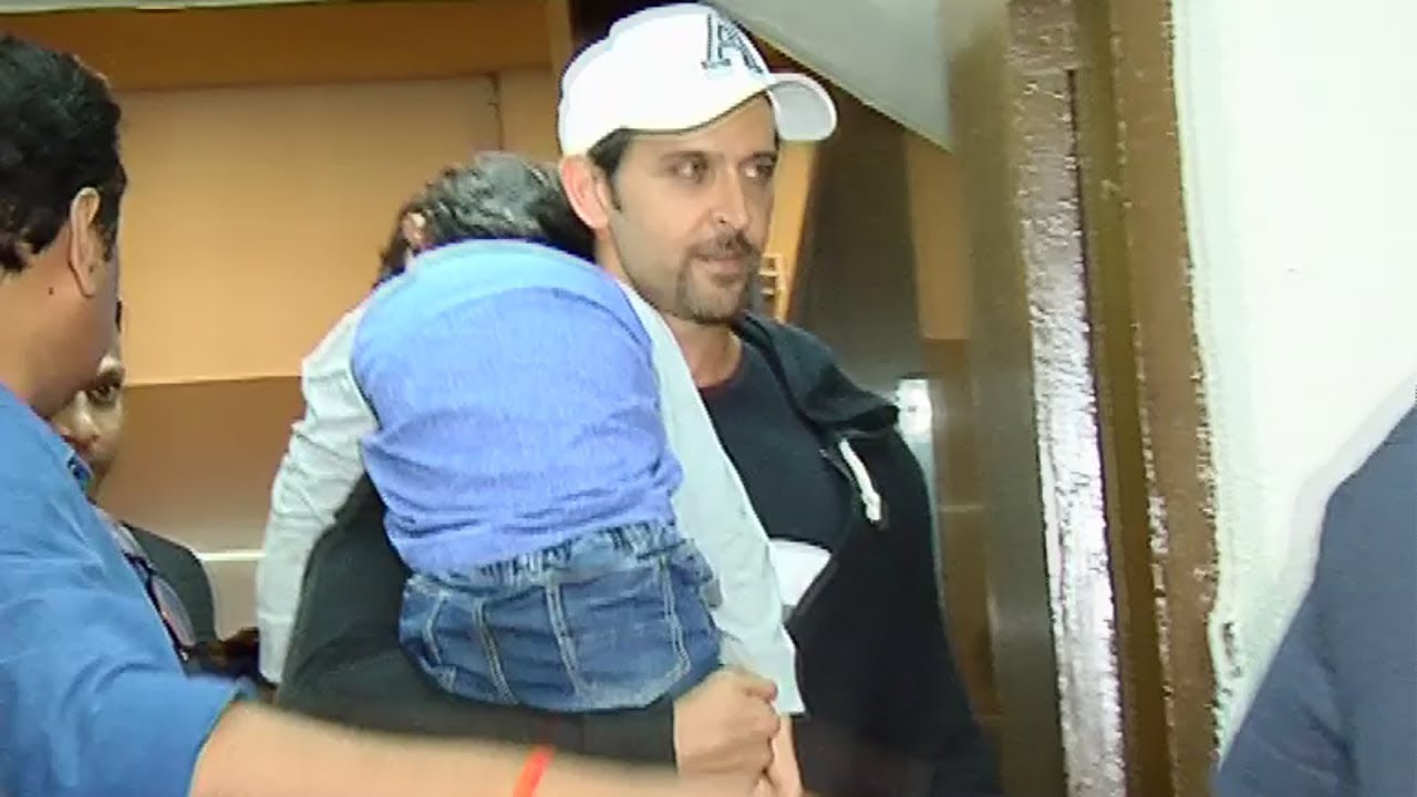 Hrithik Roshan WATCHES Wonder Woman With Sussanne & Kids At PVR - YouTube