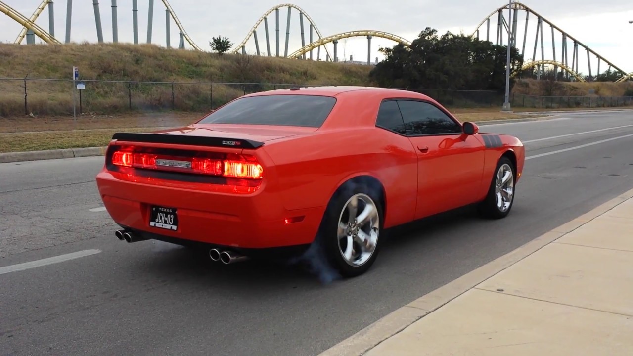 Dodge Challenger RT Hemi 5.7 Burnout w/ Take off w/o Traction Control