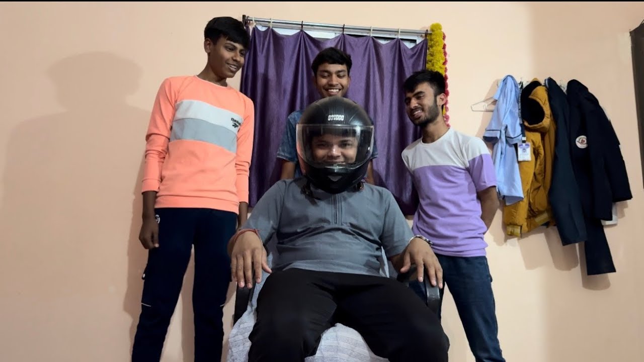 Helmet game with friends 😂