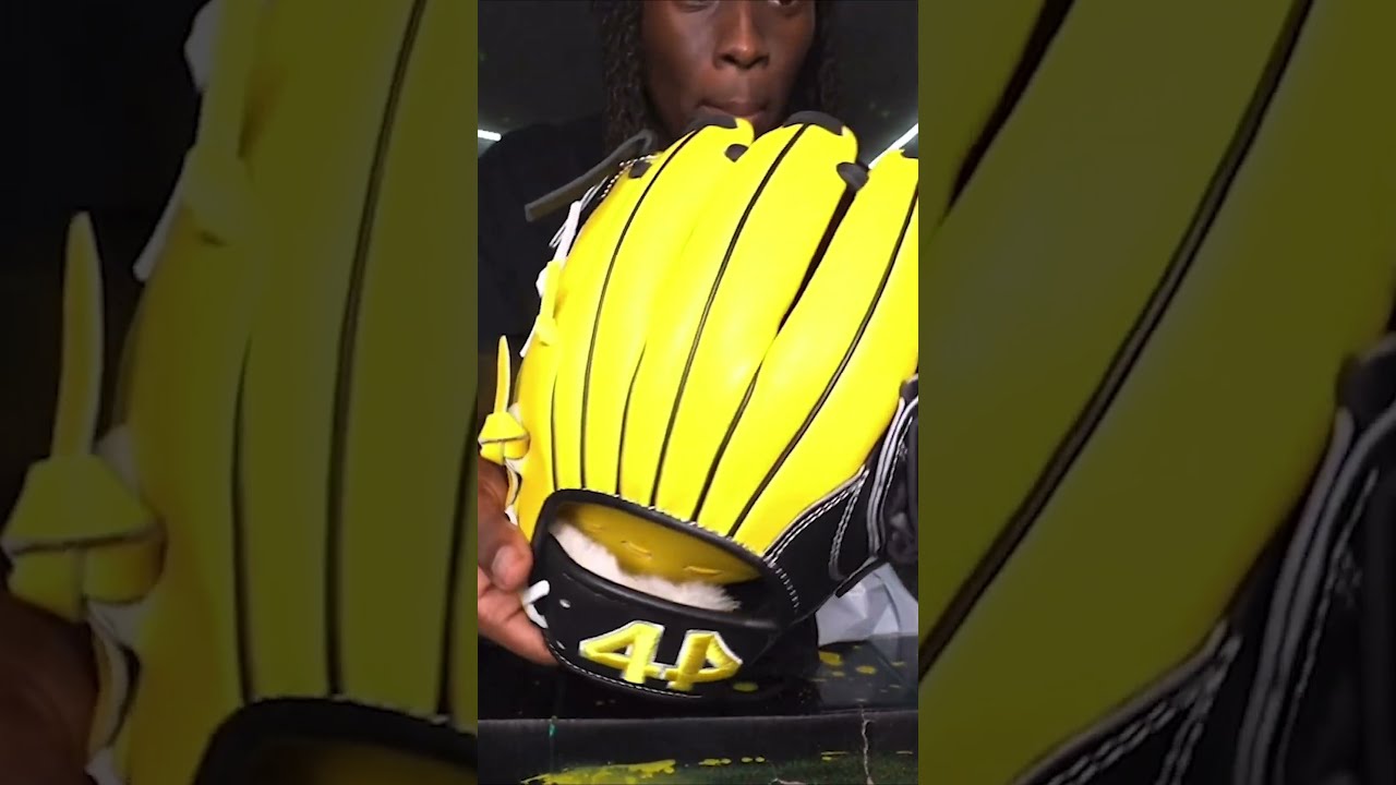 Kai Cenat Opens His Custom 44Pro Baseball Glove