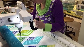 Longarm Quilting - Ruler work and free motion