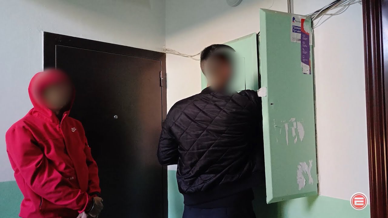 Самый дерзкий или невезучий? В Ревде наркозакладчик сбывал героин в подъезде сотрудника полиции