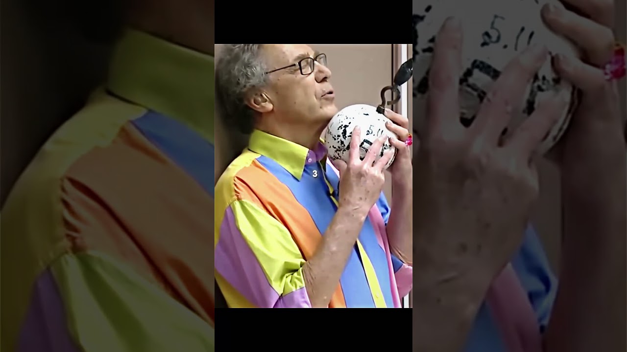 This Teacher Risked his Life for his Students and Physics 