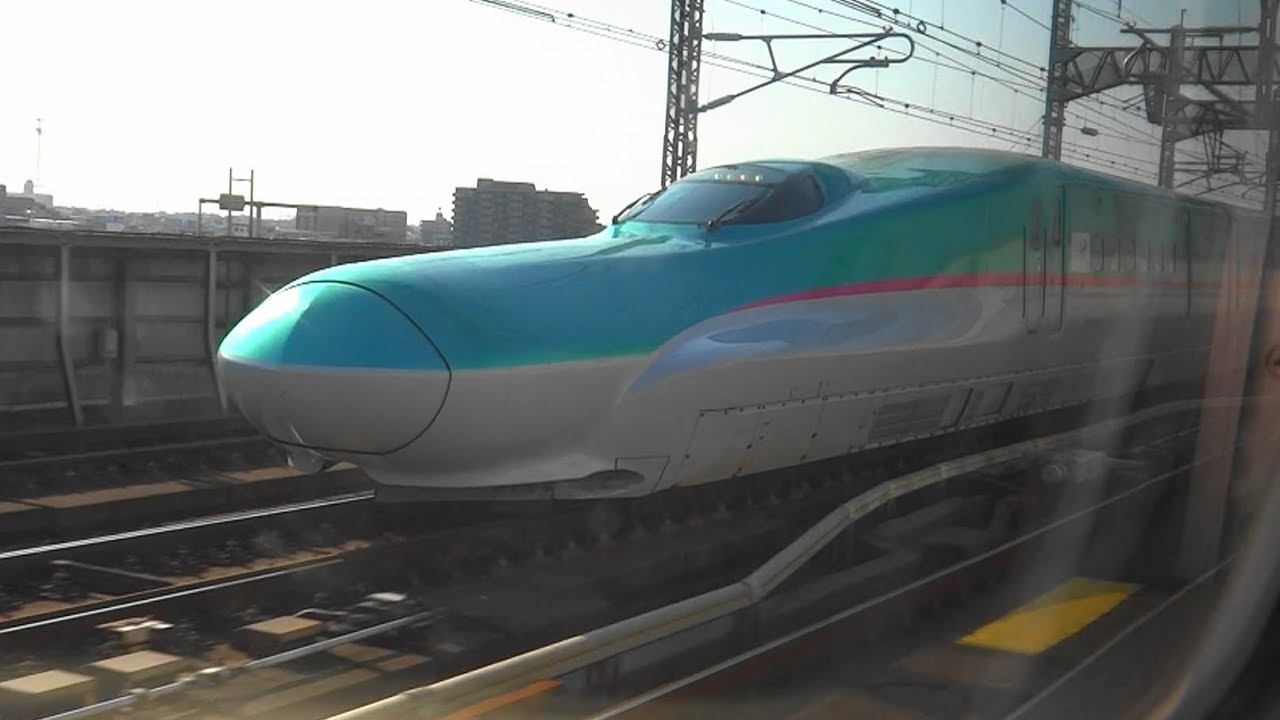 東北新幹線E5系 VS 北陸新幹線E7系 併走ﾊﾞﾄﾙ 大宮駅同時入線