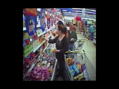 עלילות לירית בסופר | קומי קומי מצלמה נסתרת |במאי: דודו ארז