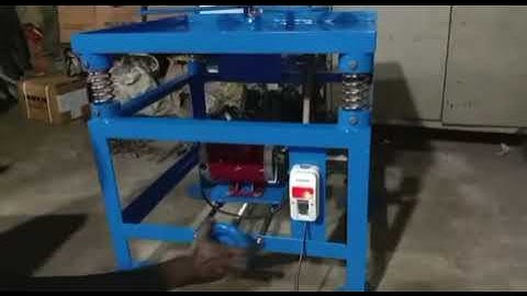 Vibrating table for concrete cube mould