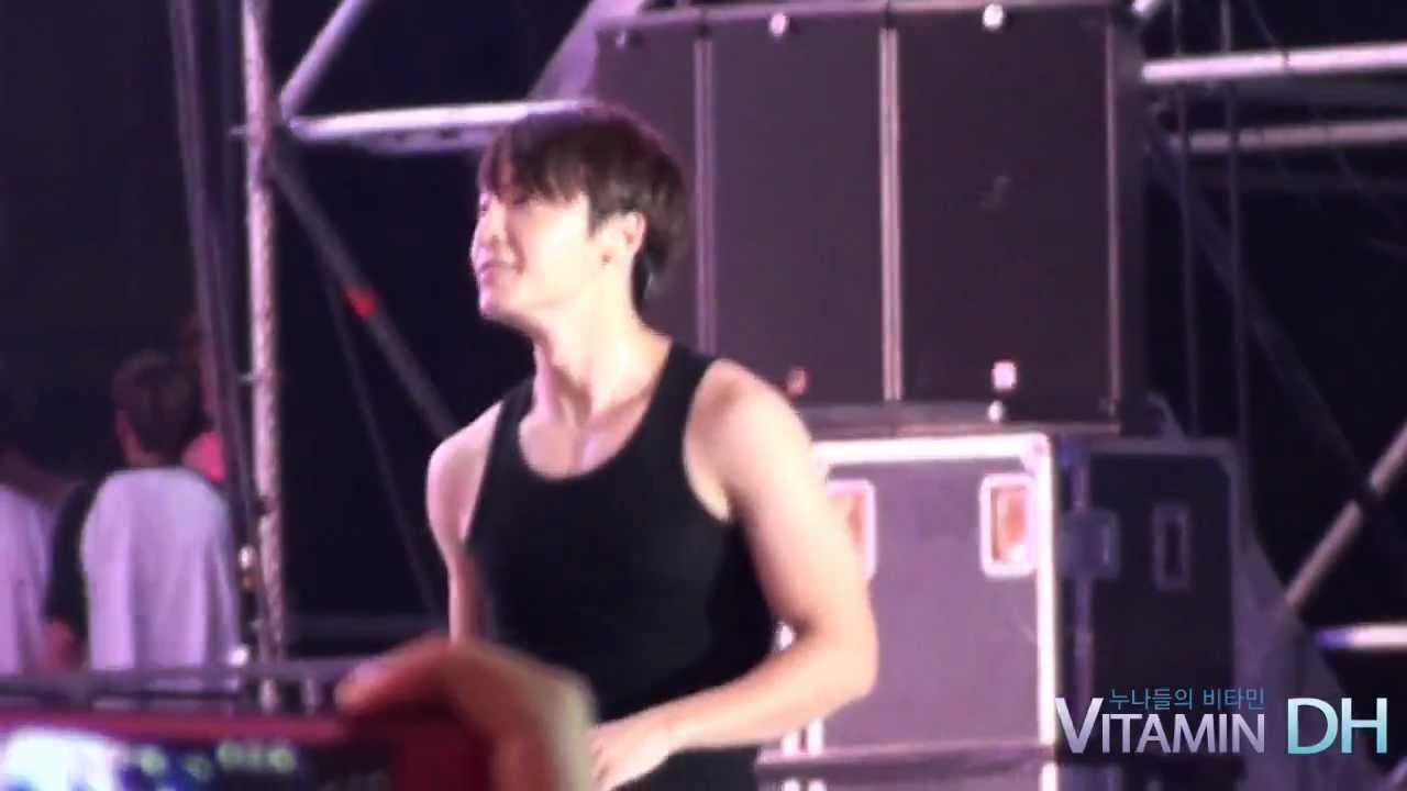 120818 SMTOWN ending Donghae VitaminDH