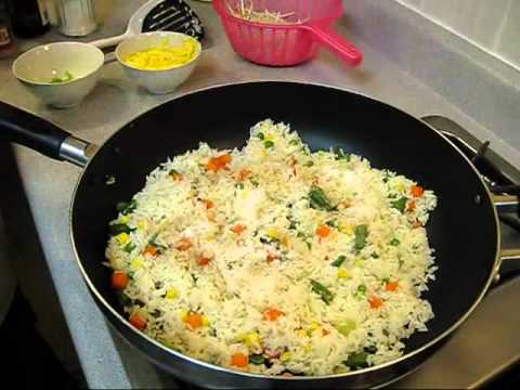 how-to-make-vegetable-fried-rice---authentic-chinese-style---quick-and-easy-recipe!