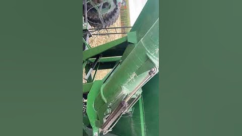 Paul visage John deere 8530 duals with Brent 1087 grain cart. Osage iowa corn