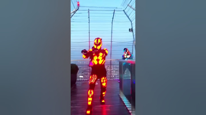 Shuffledance on the roof of skyscraper