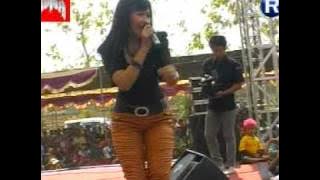 11 MONATA live lowayu kereta malam