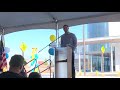 Derek Carr shares heartfelt story with Modestans