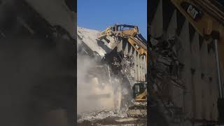 Demolishing Industrial Buildings With Caterpillar 385C & Atlas Copco Hb10000 Hydraulic Hammer