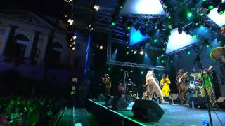 Seun Kuti plays "Kalakuta Show" a Composition from his Father Fela Live in Lugano 2007 chords