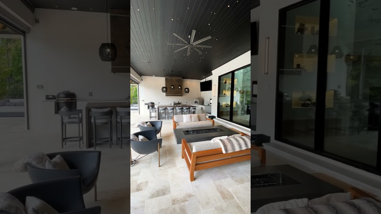 This is the perfect definition of an indoor-outdoor space ✨ 