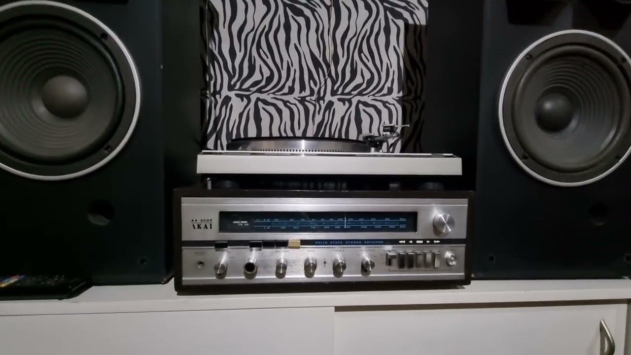 AKAI AA-8000 SINTOAMPLIFICADOR STEREO JAPÓN 1972 DEMO RADIO AUX PHONO