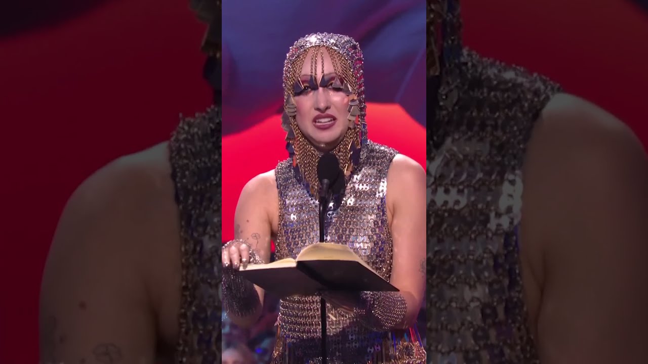 Chappell Roan Dedicates Her Best New Artist VMA To Queer Trans People VMAs