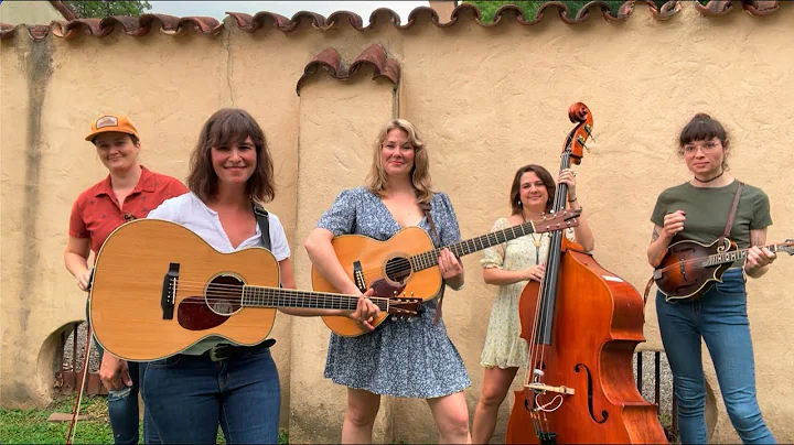 Della Mae "Dry Town" (Live)