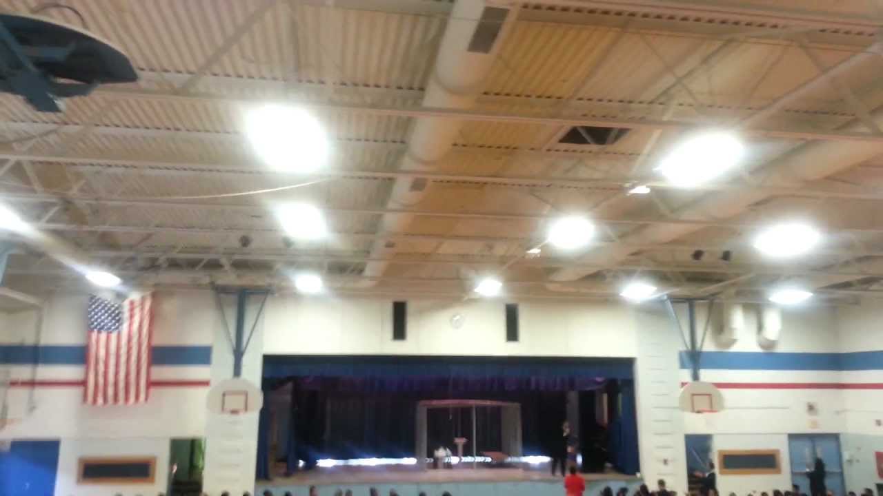 Omar Yamini The Proper Perception receiving applause