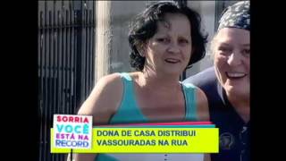 SORRIA: VOVÔ ASSANHADO, PERFUME AFRODISÍACO E COBRA SOLTA NA RUA