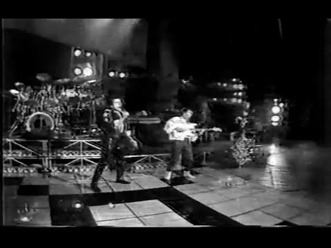 Temur Kvitelashvili with Group \"Teatron\" -  Life Is Just A Moment , თემურ ყვითელაშვილი \"თეატრონთან\"