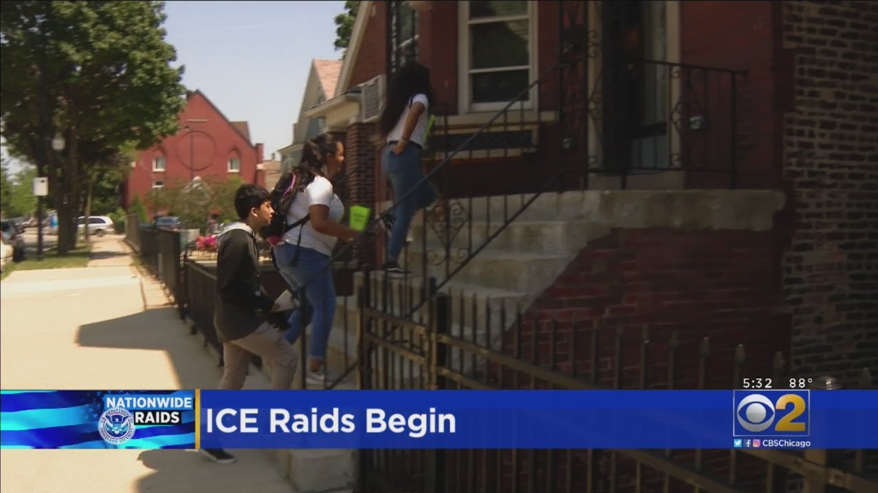 Chicago Communities Prepare For Possible ICE Raids - YouTube