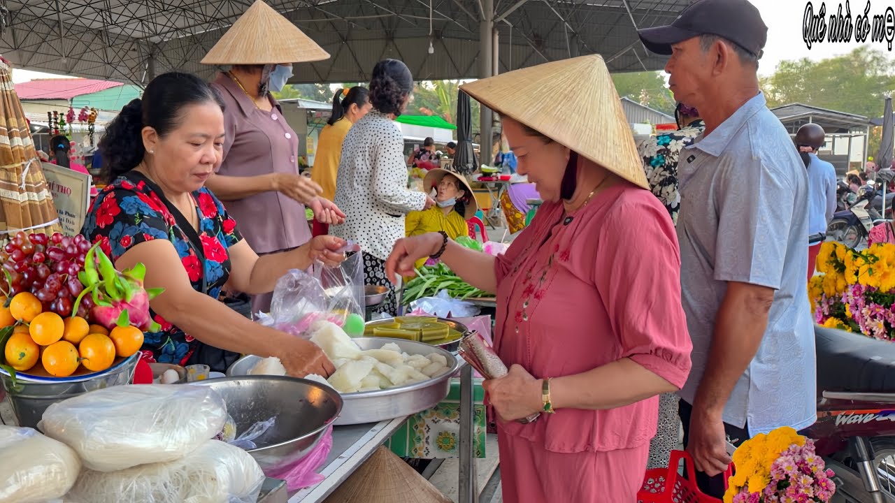 Đi Chợ Quê Ngày Tết Cha Mẹ Mua Bông Hoa Trái Cây Cá Chép Cúng Đưa Ông Táo Về Trời || Country market