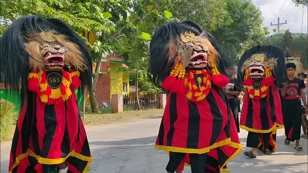 Detik detik Gendruwon Ngamuk ‼️ Kirab Barongan Sekar Gading Seto Desa Karang 