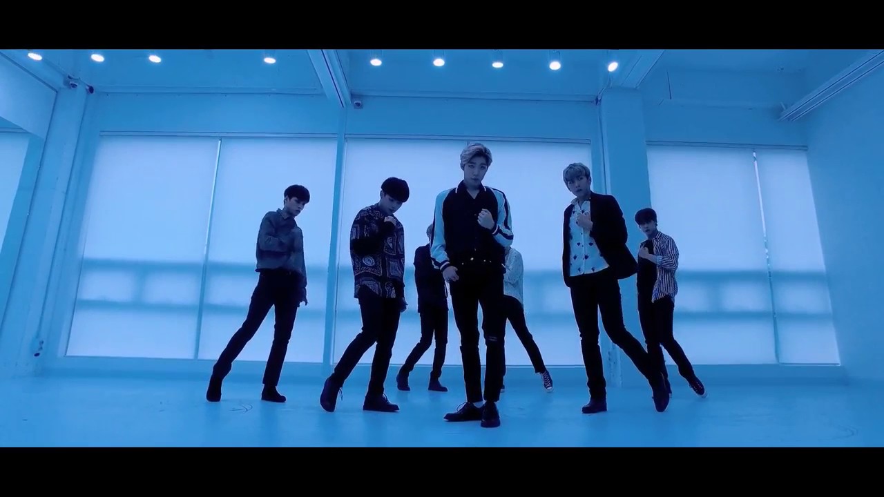 Mirror dance. Mirror dance