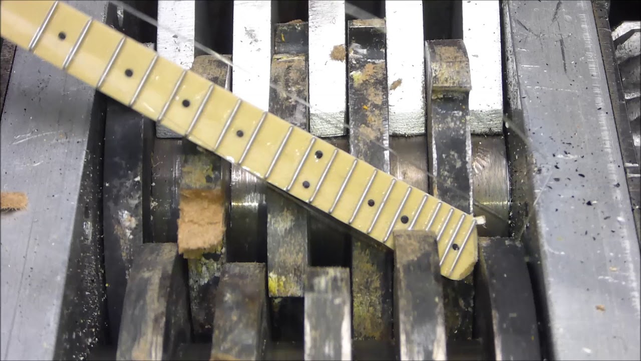 Shredding a guitar solo, Ultimate Guide to Advanced Guitar Styles YouTube