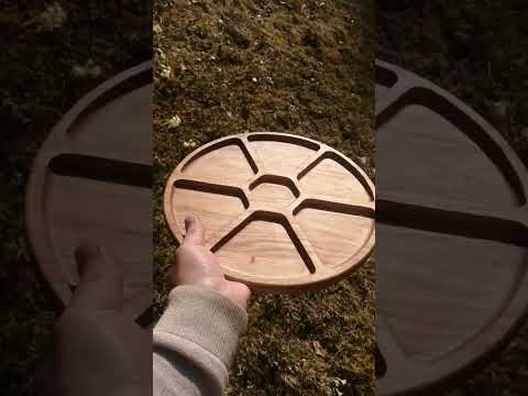 Дошка-менажниця 7 секцій з дуба, двостороння, діаметр 30 см — для подачі та нарізки продуктів, видео 1