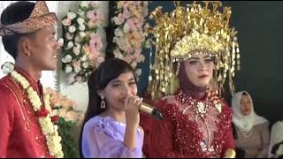 ENGKAULAH TAKDIR KU ' Cover by SRIDEVI , Duet Sama Pengantin ,,