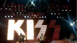 Video thumbnail of "KISS Intro - Detroit Rock City @ Mexico City 2012"
