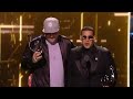 Daddy Yankee &amp; Snow reciben el Premio Lo Nuestro a Canción del Año