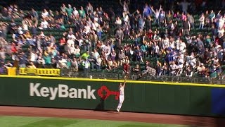 ओक@सी: ओल्सन ने 9वें ओवर में ऊंची छलांग लगाकर होमर छीन लिया screenshot 5