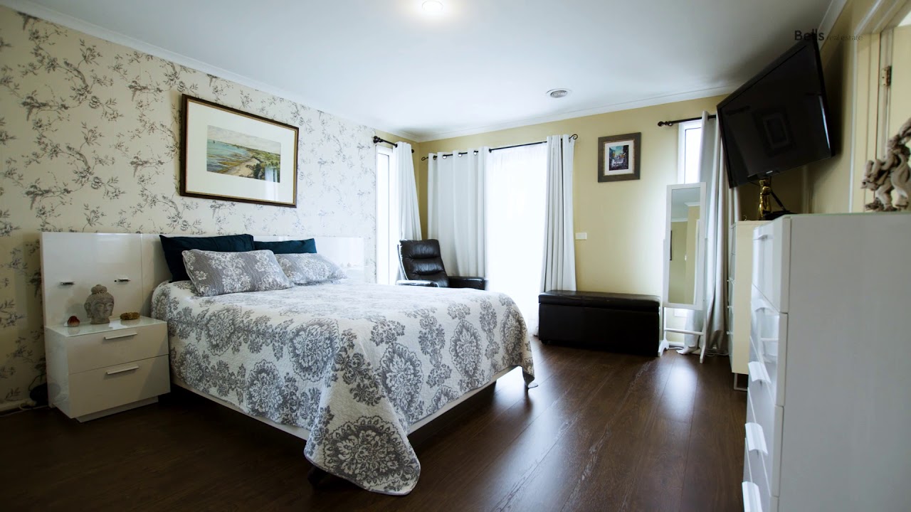 8 Chelsworth Place Caroline Springs 3023