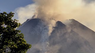 Gunung Merapi Erupsi Dilihat Dari Dekat 