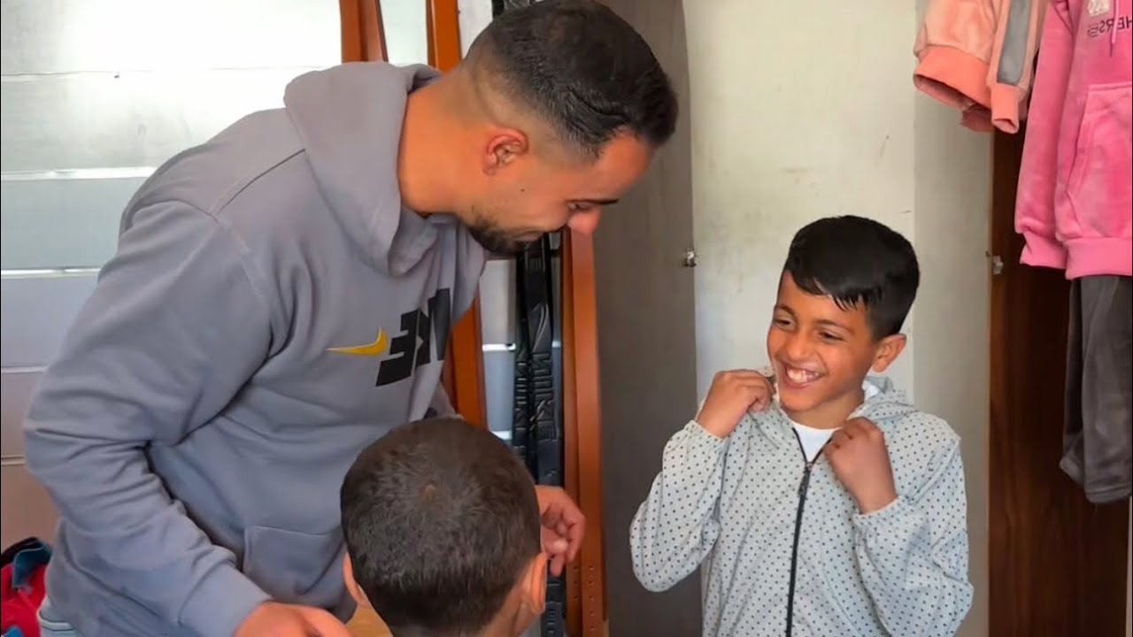 سلسلة كسوة الاولاد بالشارع