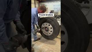 Truck brakes, easy mode #mechanic #truck